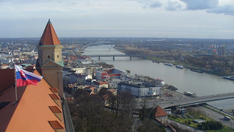 Soubor:Bratislava view from Crown Tower.jpg