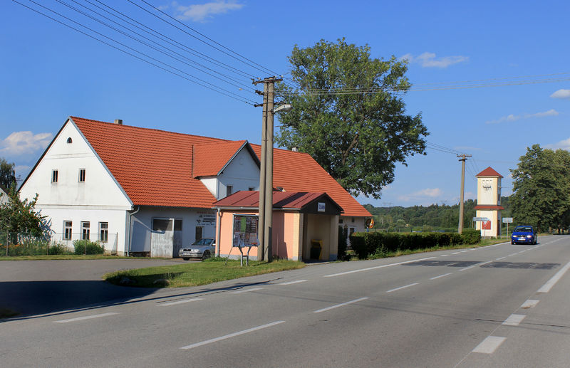 Soubor:Člunek, road No 164.jpg