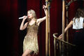 Taylor Swift-Speak Now Tour-EvaRinaldi-2012-26.jpg