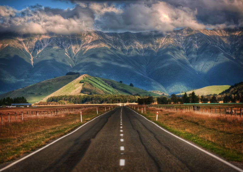Soubor:The Long Road to New Zealand Flickr.jpg