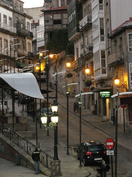 Soubor:Vigo small street.jpg
