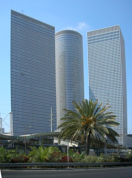 Soubor:Azrieli Towers Sept.2007.JPG