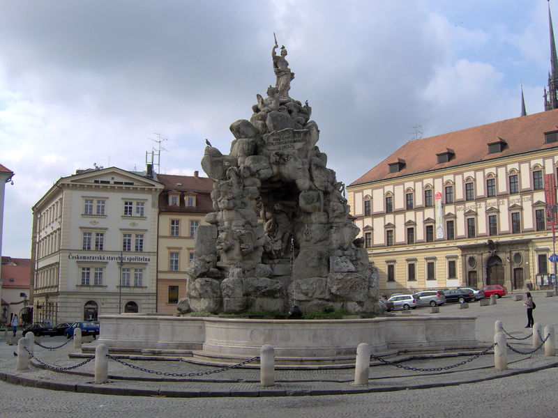 Soubor:Kašna Parnas (Brno).jpg