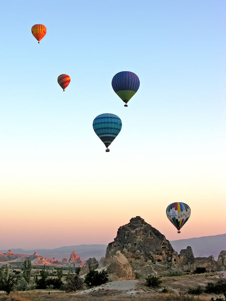 Soubor:Turkey-2036-Cappadocia Balloons-DJFlickr.jpg