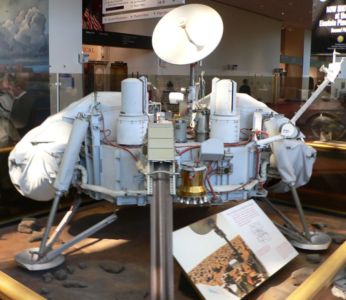 Soubor:Viking lander model.jpg