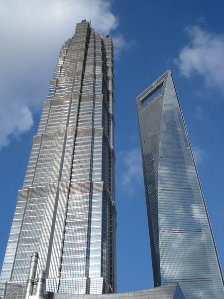 Soubor:Jin Mao Tower and Shanghai World Financial Center.jpg
