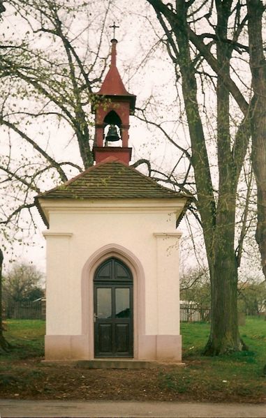 Soubor:Kaple Panny Marie (Úherčice).jpg