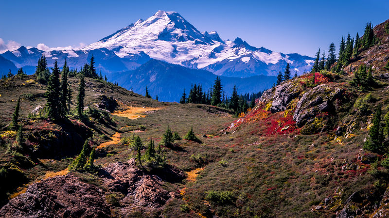 Soubor:Mount Baker Autumn-Explored-HDR-Flickr.jpg