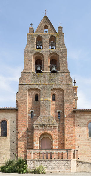 Soubor:Saint-Sauveur (Haute-Garonne) Eglise Clocher-Mur.jpg