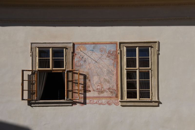 Soubor:Schloss Mníšek pod Brdy (Mnischek)-September-6-2018-Flickr.jpg