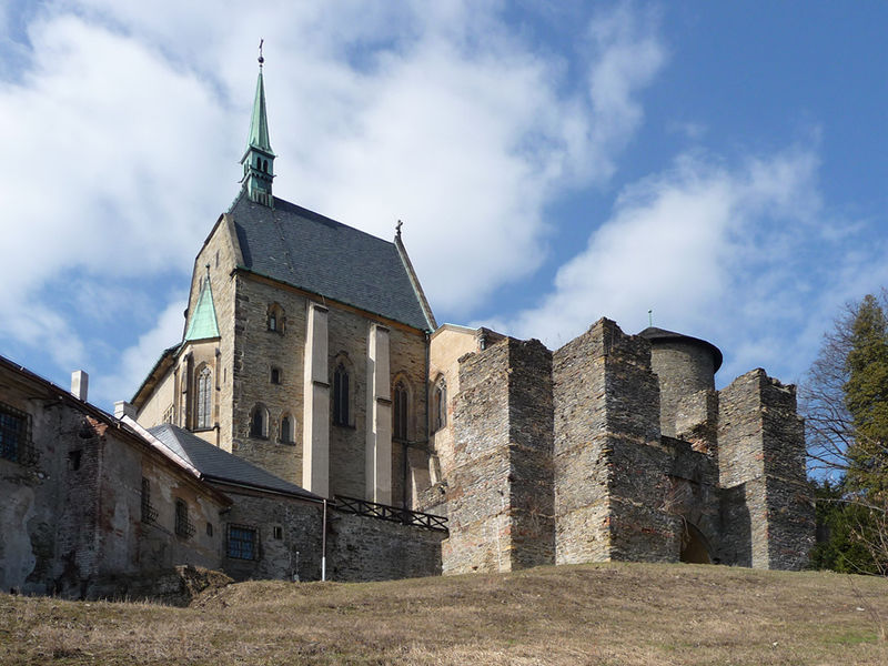 Soubor:Sternberk hrad 1.jpg