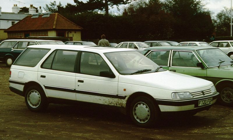 Soubor:Peugeot 405 Break 1989.jpg