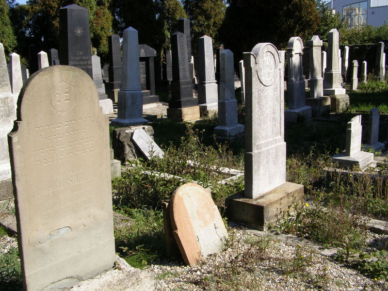 Soubor:Frýdek, židovský hřbitov.jpg