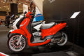 Paris - Salon de la moto 2011 - Peugeot - Tweet 125 - 001.jpg