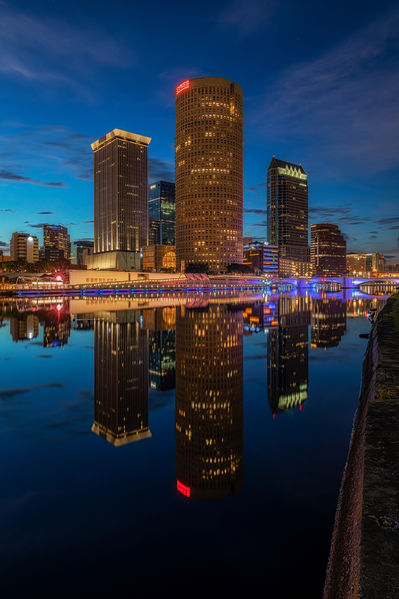 Soubor:Tampa Towers Reflected 2-Flickr.jpg