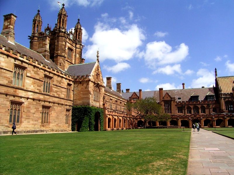 Soubor:University of Sydney Main Quadrangle.jpg