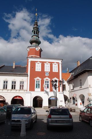 Stará radnice města Svitavy. Radniční věž s hodinami a půlměsícem pochází z roku 1781.