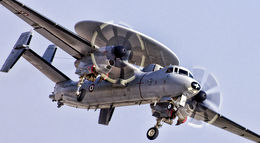 Grumman E-2 Hawkeye French Navy-Flickr.jpg