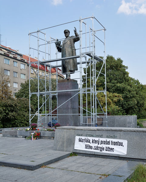 Soubor:Konev Monument in Bubeneč 20190831 (0937).jpg