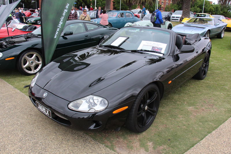 Soubor:1997 Jaguar XK8 X100 Convertible-Flickr2016-01.JPG