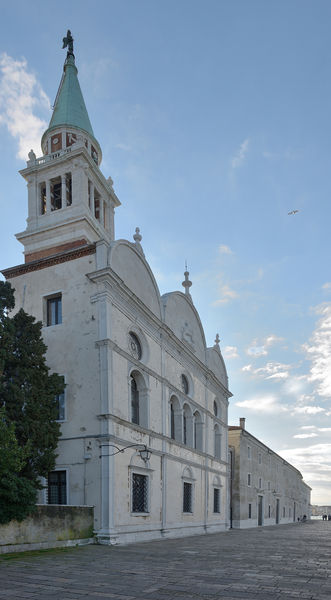 Soubor:Dormitory facade San Giorgio Monastery 2.jpg