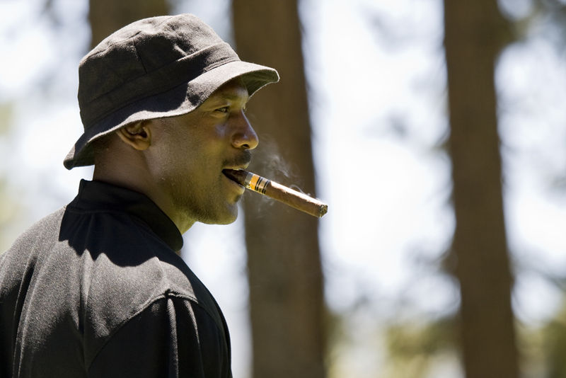 Soubor:Michael Jordan golf cigar 2007 Flickr.jpg