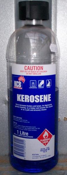 Soubor:Kerosene bottle.jpg