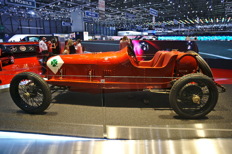 Soubor:Salon de l'auto de Genève 2014 - 20140305 - Alfa Romeo 8.jpg