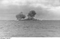Bundesarchiv Bild 146-1984-055-13, Schlachtschiff Bismarck, Seegefecht.jpg