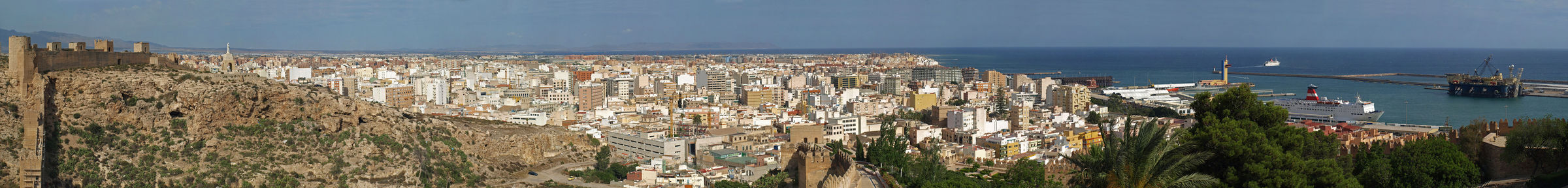 Panorama přístavního města