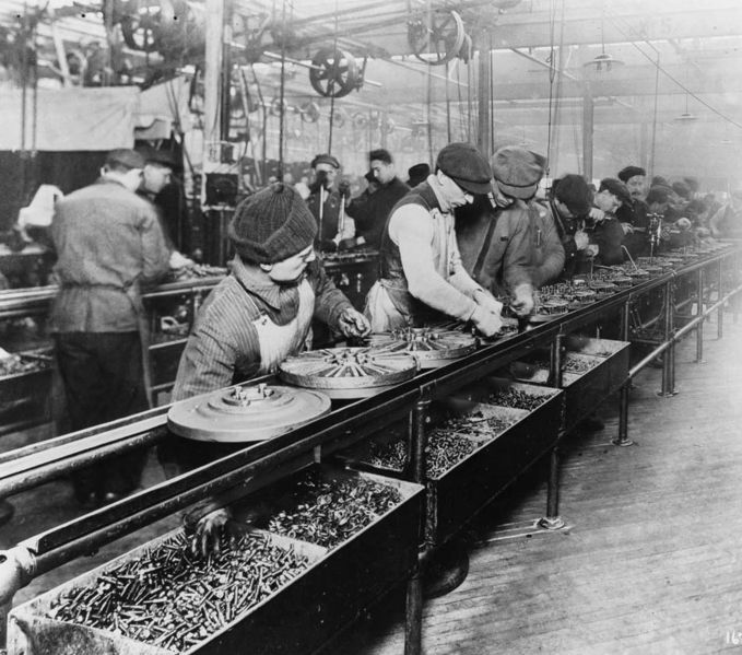 Soubor:Ford assembly line - 1913.jpg