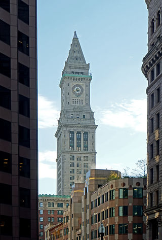 Custom House Tower, is a skyscraper in McKinley Square, in the Financial District neighborhood of Boston. (2022)