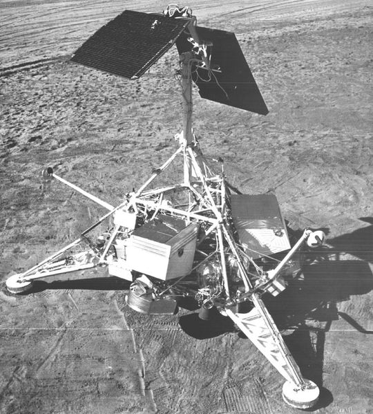 Soubor:Surveyor NASA lunar lander.jpg