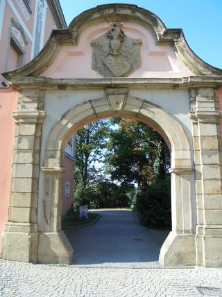Brána u zámku Žerotínů ve Valašském Meziříčí