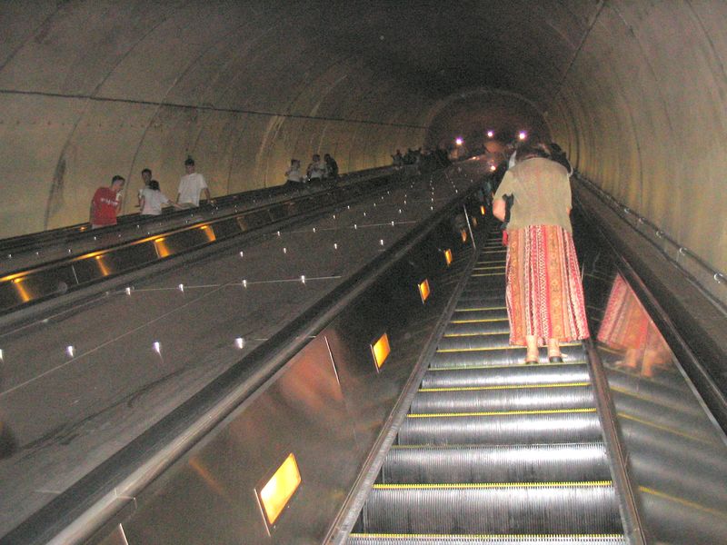 Soubor:Long escalator in Washington Metro.jpg