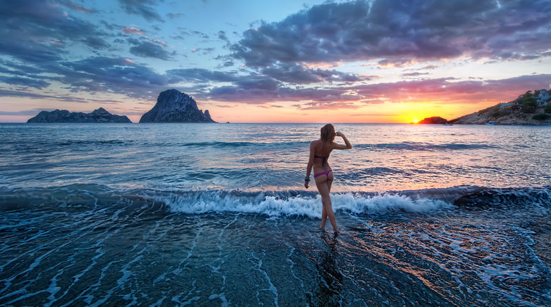 Soubor:Sunset in Ibiza Flickr.jpg