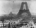 Tour Eiffel, July 1888.jpg