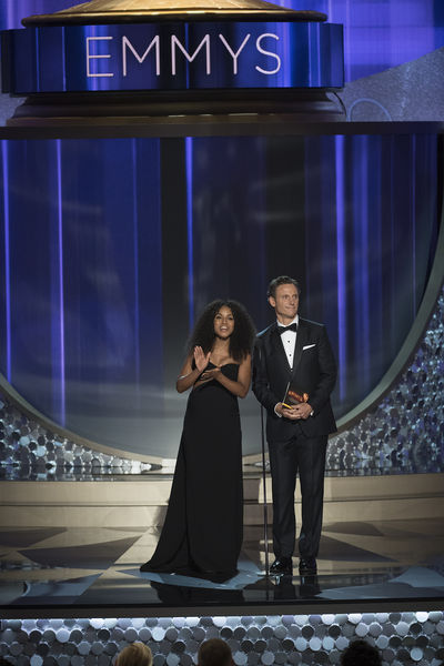 Soubor:68th Emmy Awards Flickr10p07.jpg