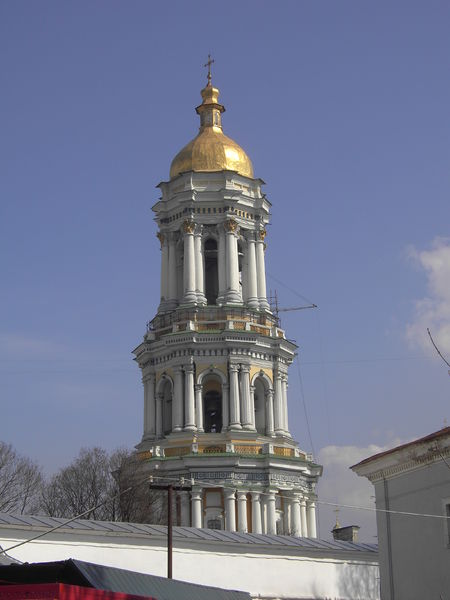 Soubor:Kiew Hoehlenkloster Turm.jpg