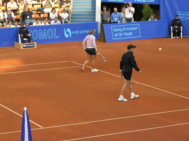 Soubor:MNavratilova-BStrycova-ECM-2006-06.jpg