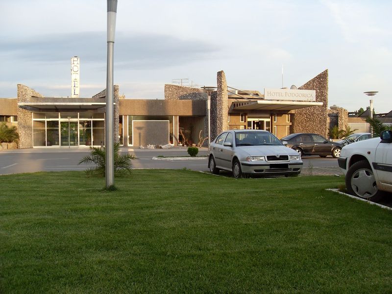 Soubor:Hotel podgorica frontside.jpg