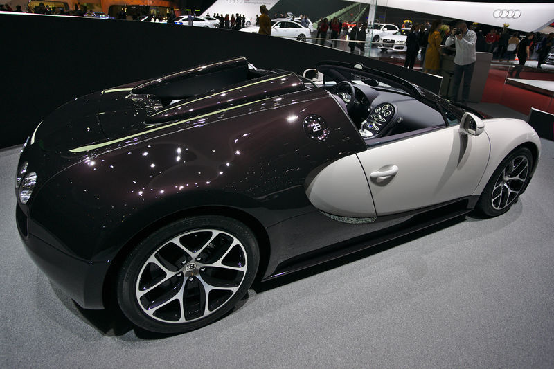 Soubor:Salon de l'auto de Genève 2014 - 20140305 - Bugatti Veyron 16.4 Grand Sport Vitesse 3.jpg