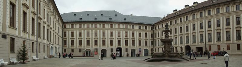 Soubor:New Royal Palace - Prague.JPG