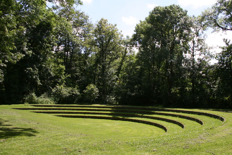 Soubor:English garden amphitheatre.jpg