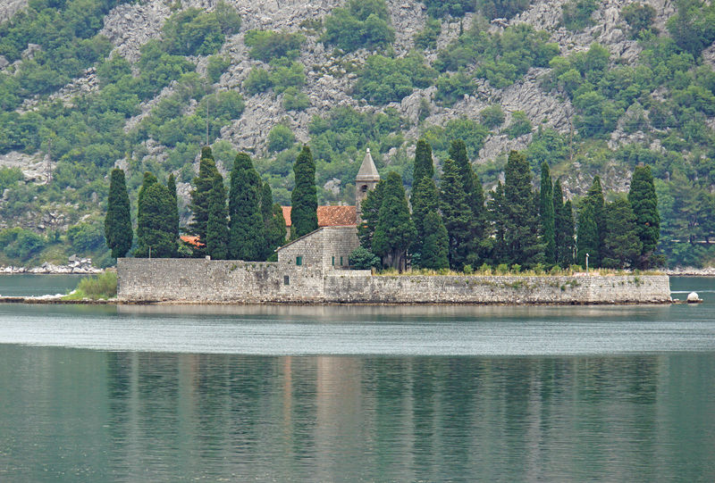 Soubor:Montenegro-02343-Benedictine Monastery-DJFlickr.jpg