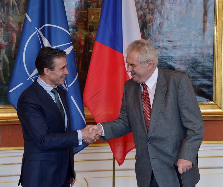 Soubor:NATO Secretary General visits the Czech Republic-Flickr2.jpg