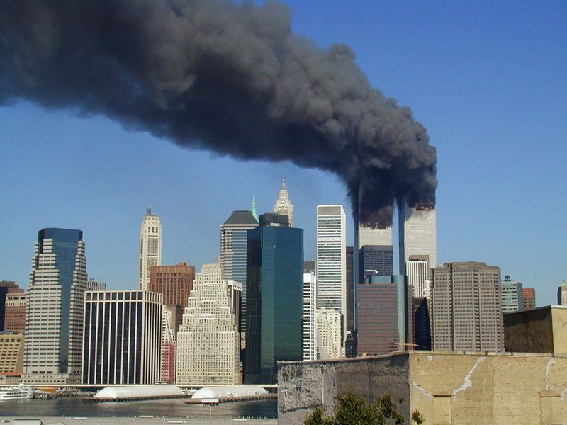 Soubor:WTC smoking on 9-11.jpeg