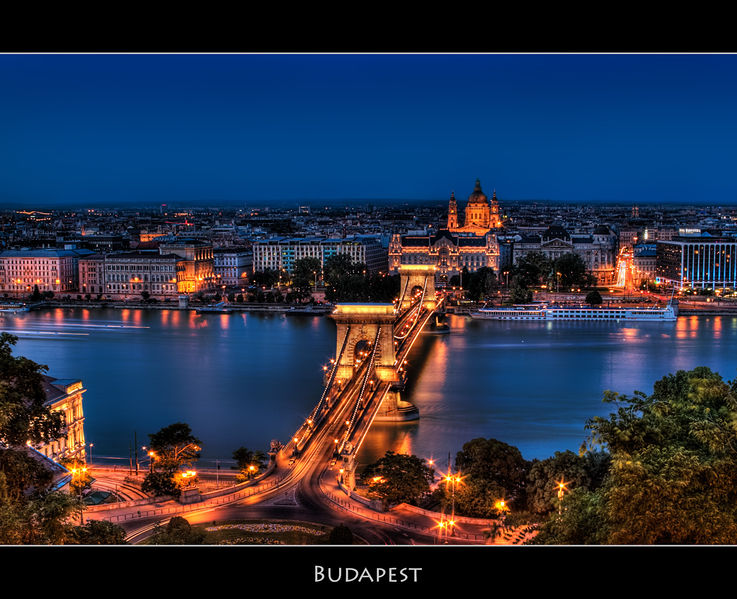 Soubor:Chain Bridge, Budapest HDR Flickr4.jpg