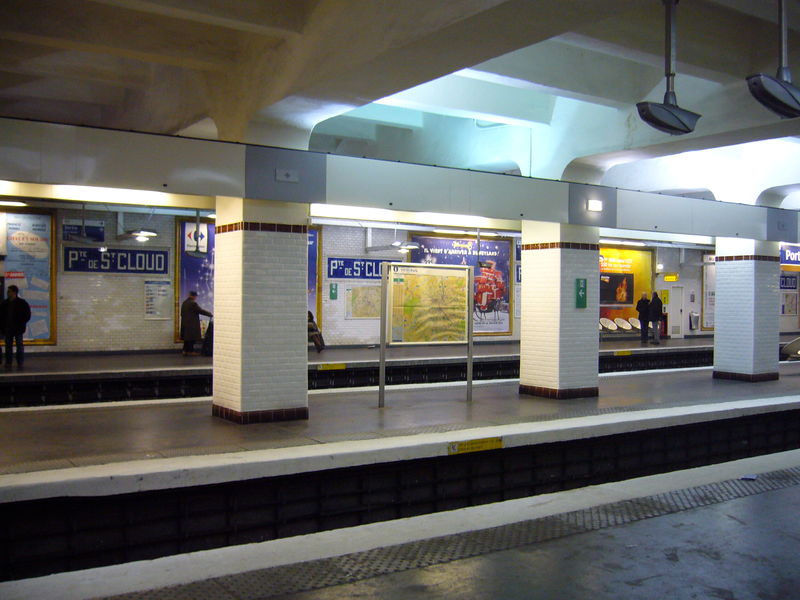 Soubor:Metro Paris - Ligne 9 - Porte de Saint Cloud.jpg