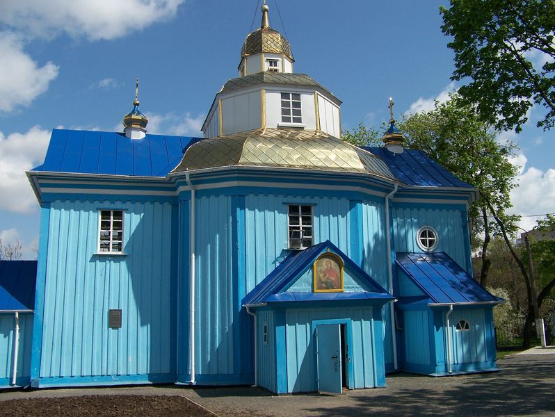 Soubor:Church of the Assumption-Rivne2.jpg